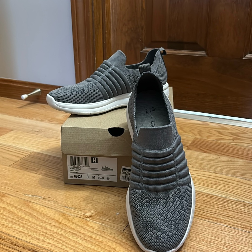 Clark’s Ezra Walking shoe sz 9 gently worn
